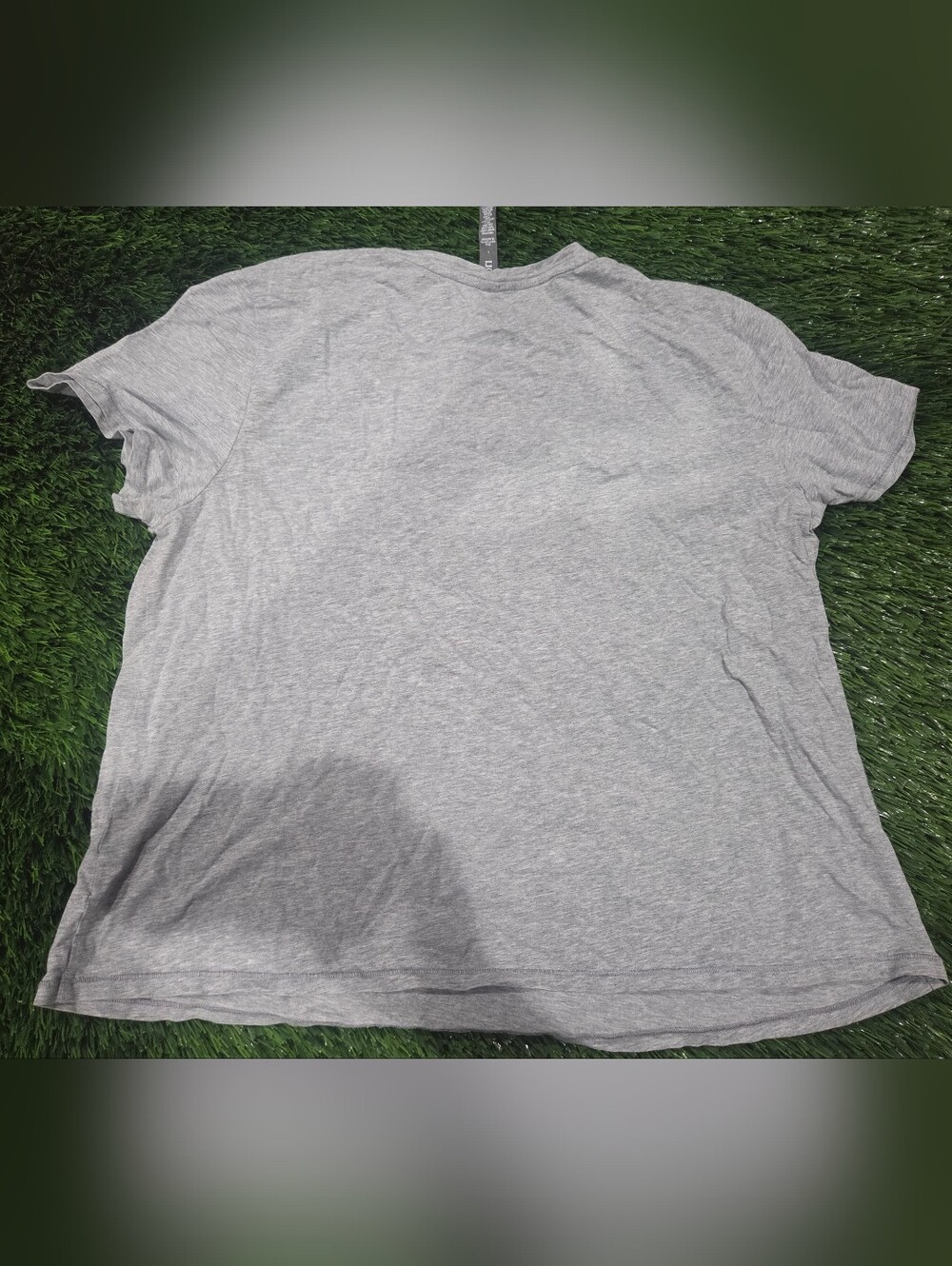 Vuori Light Gray V-Neck Tee Top - Picture 4 of 4